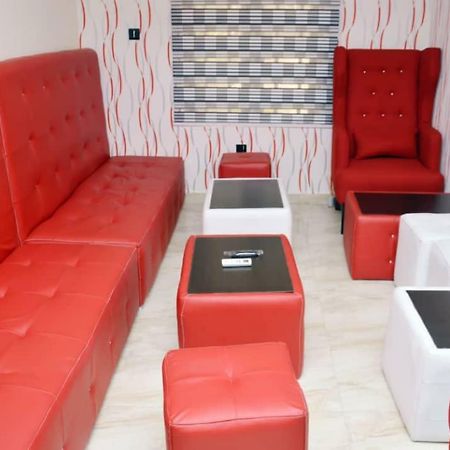 City Nest Hotel Ogombo Esterno foto
