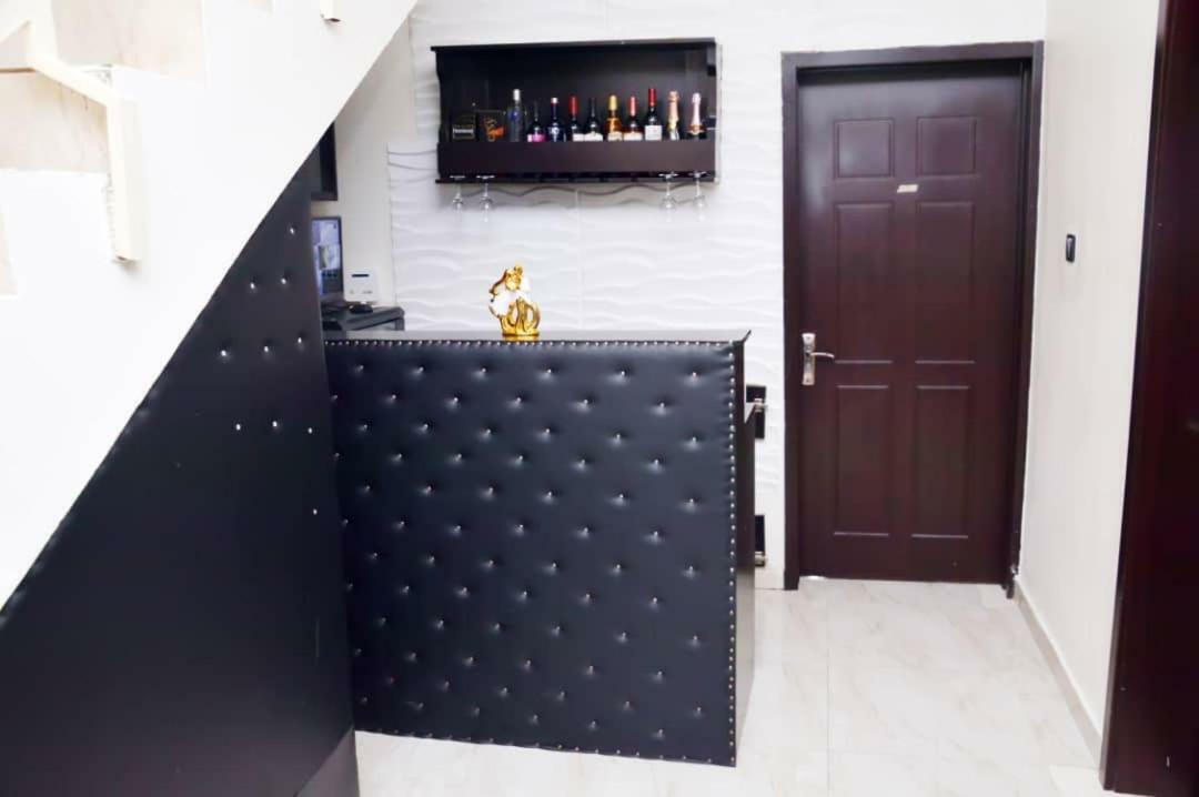City Nest Hotel Ogombo Esterno foto